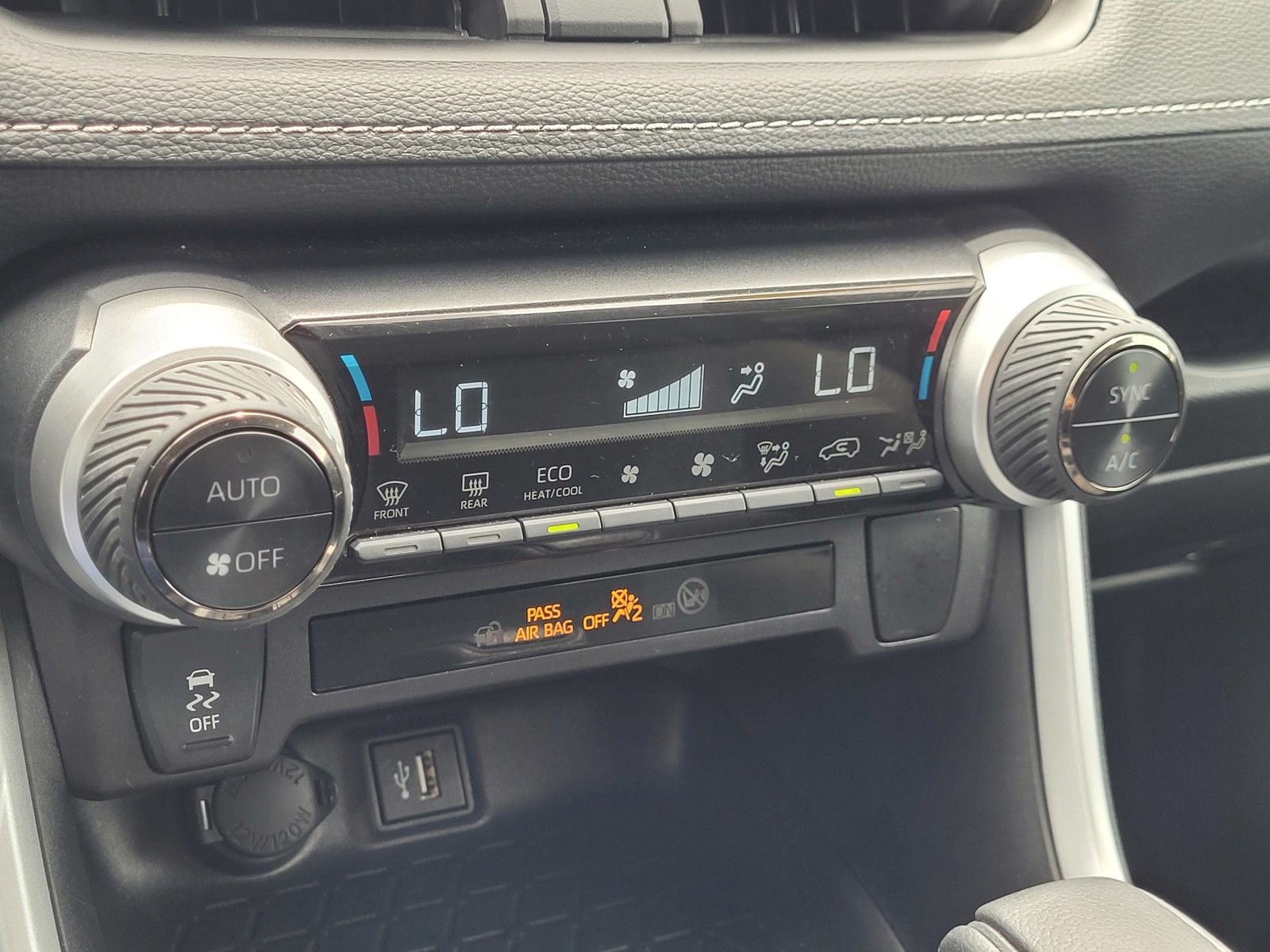 2025 Toyota RAV4 LE - Photo 11