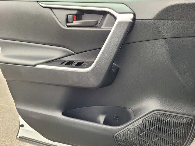 2025 Toyota RAV4 LE - Photo 35