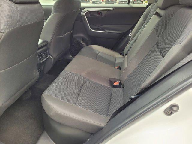 2025 Toyota RAV4 LE - Photo 38