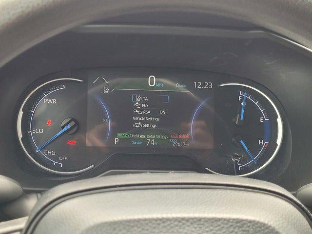 2025 Toyota RAV4 LE - Photo 28