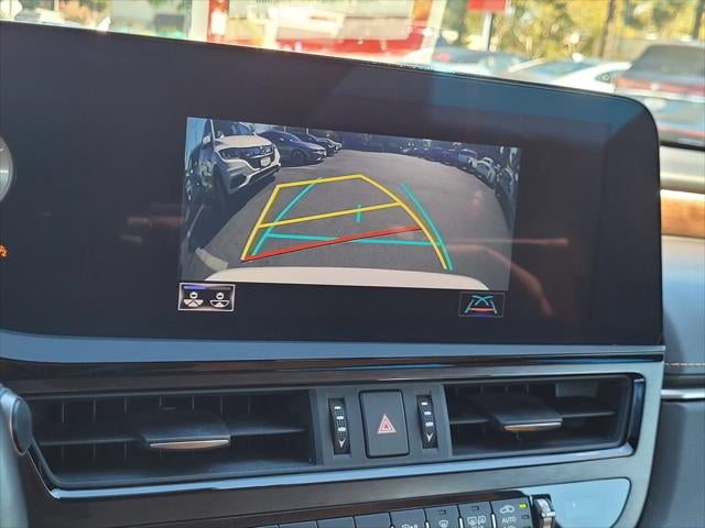 2022 Lexus ES 300h