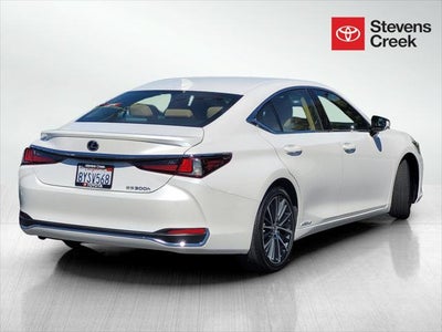 2022 Lexus ES 300h