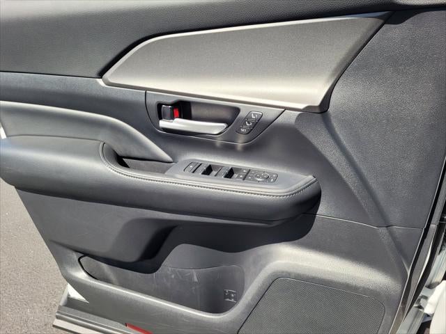 2025 Toyota Grand Highlander Hybrid Nightshade Edition