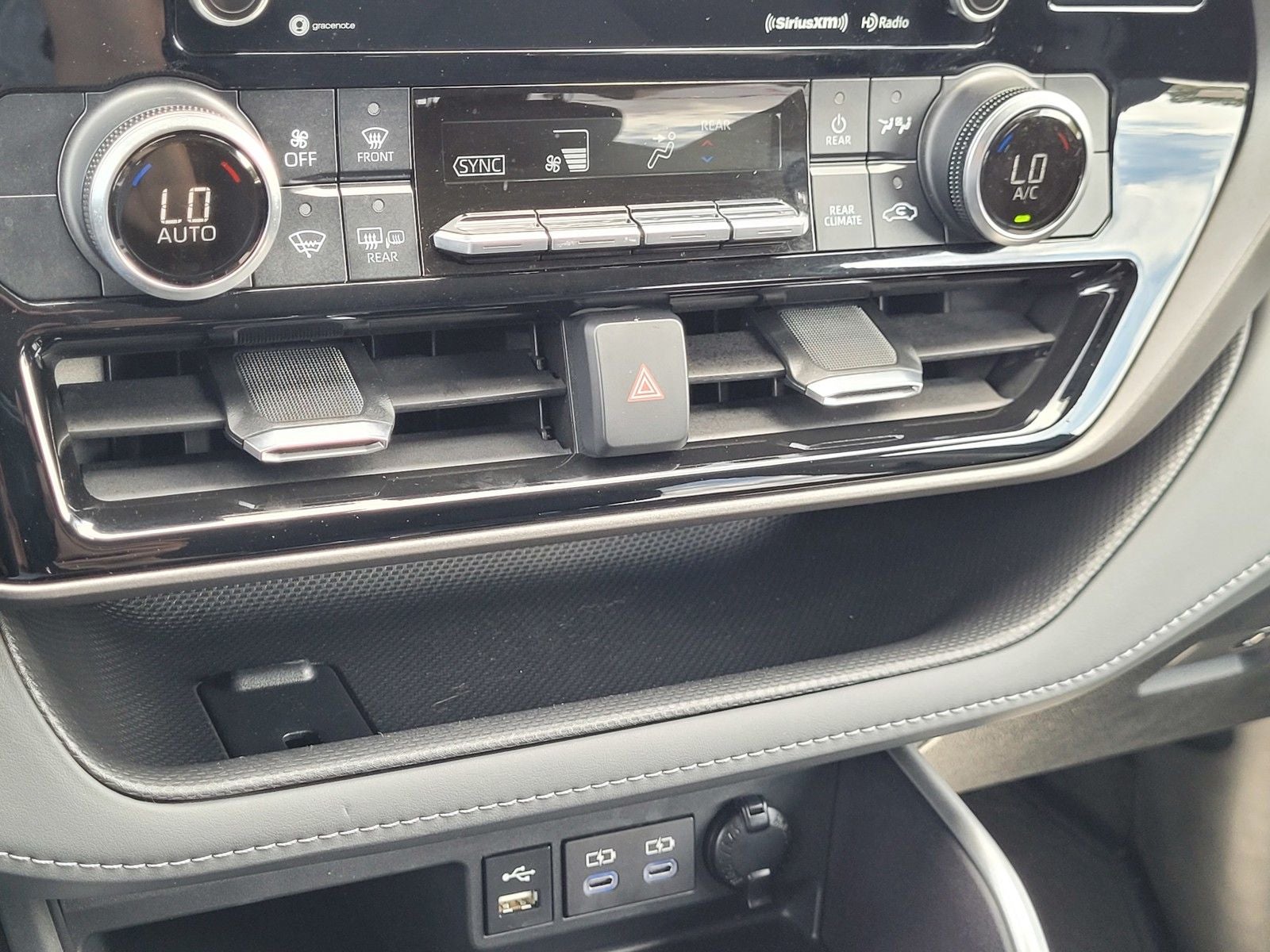 2022 Toyota Highlander Hybrid LE