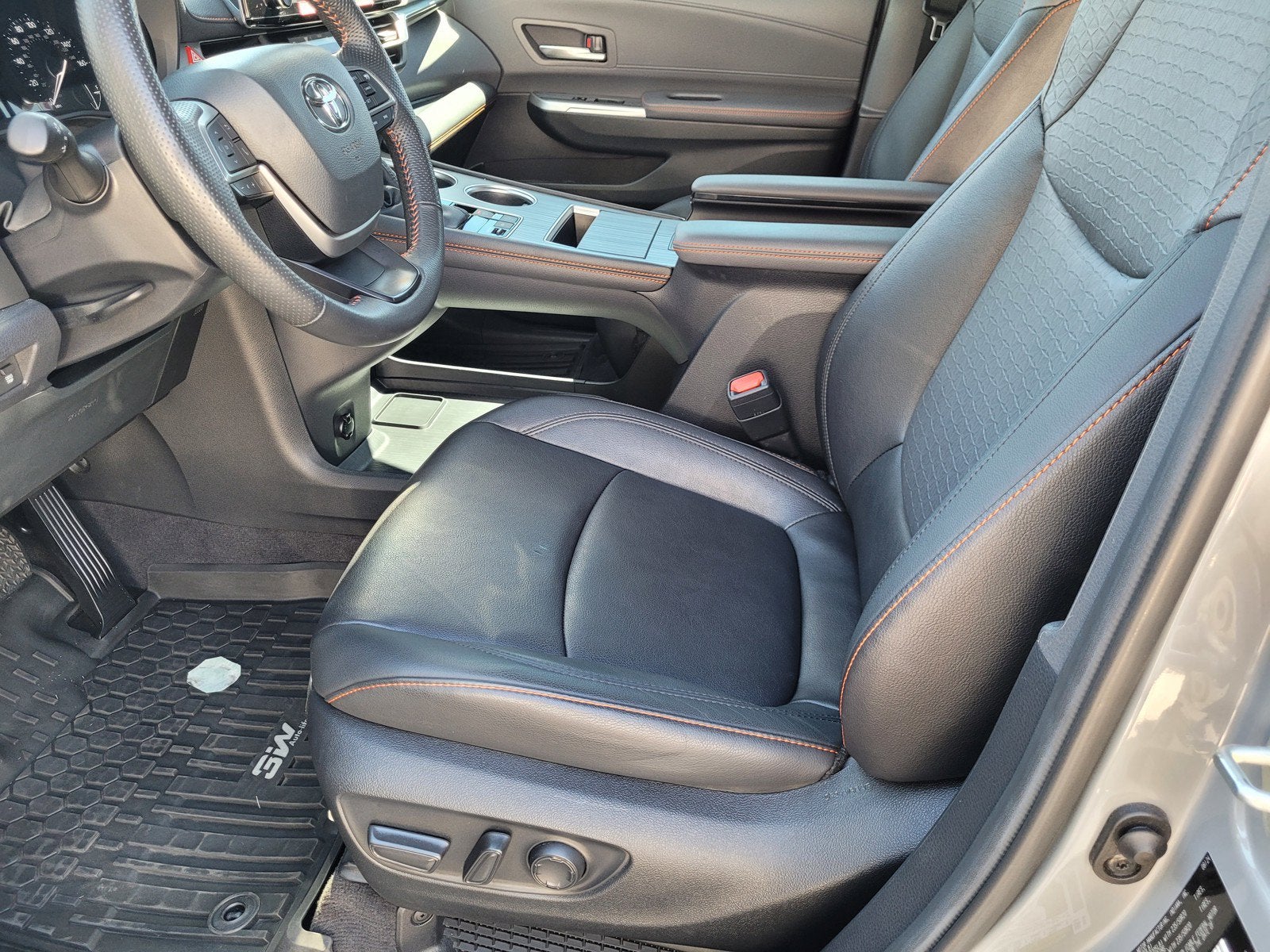 2024 Toyota Sienna XSE 7 Passenger