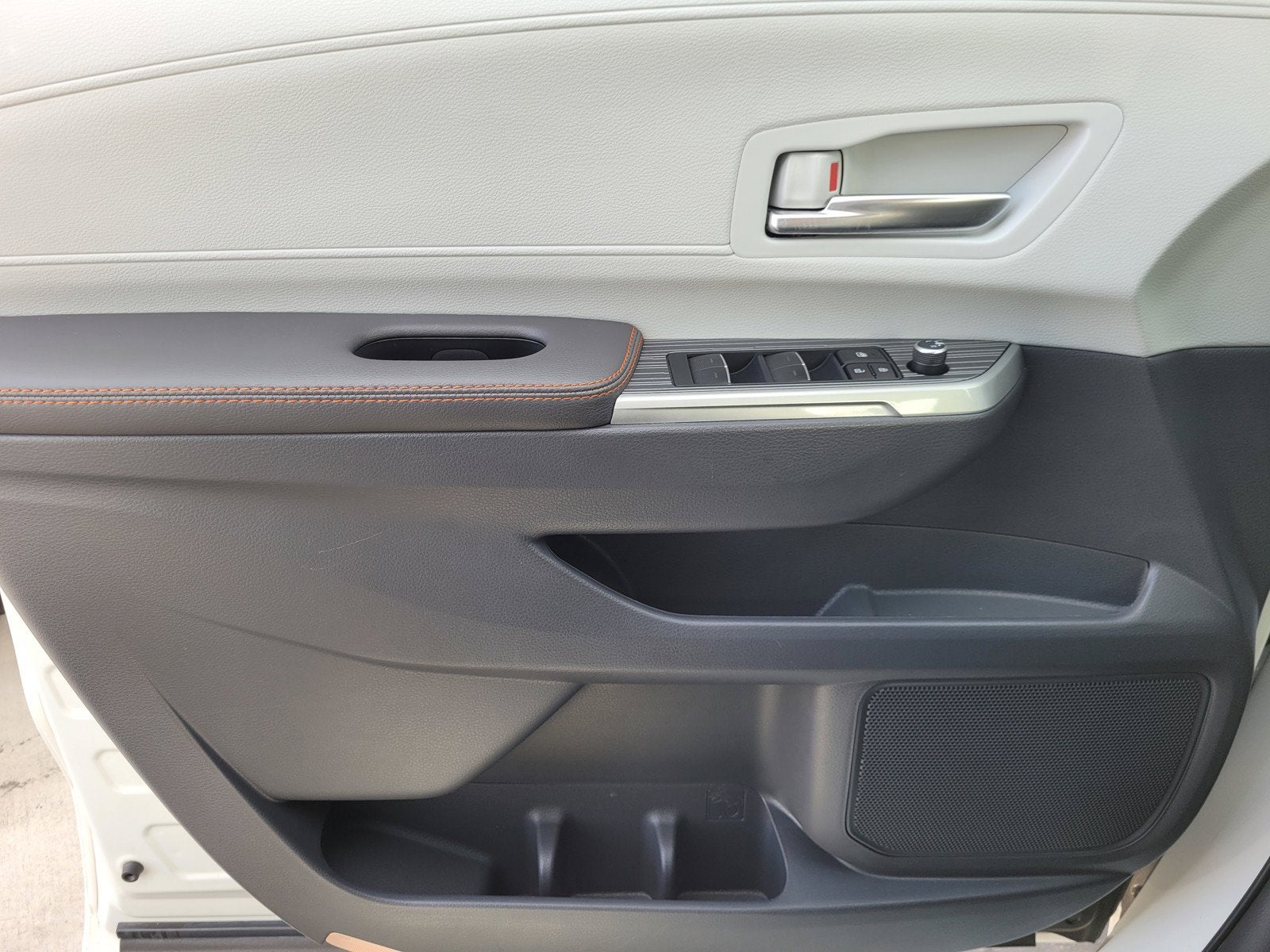 2023 Toyota Sienna XSE 7 Passenger