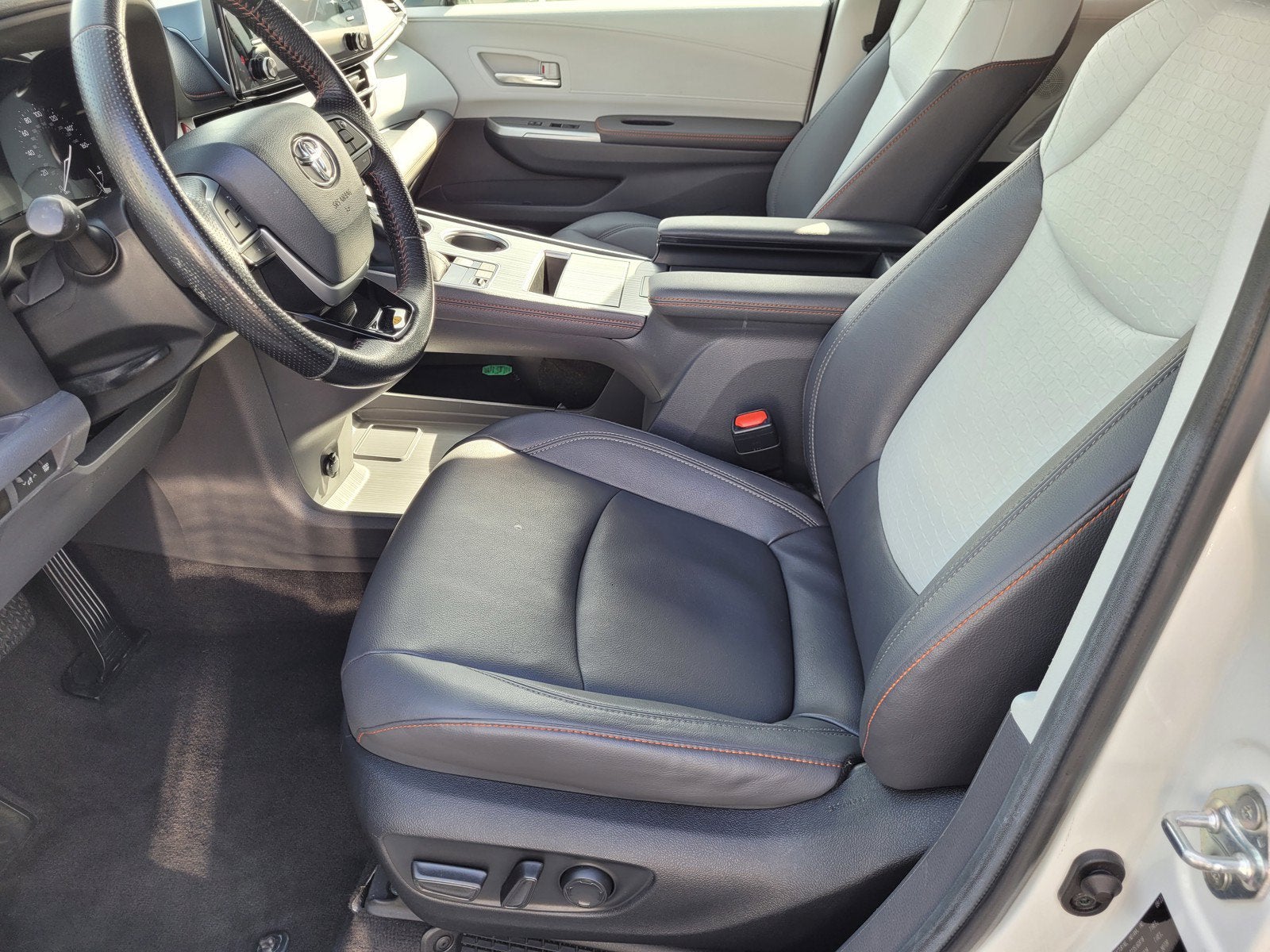 2023 Toyota Sienna XSE 7 Passenger
