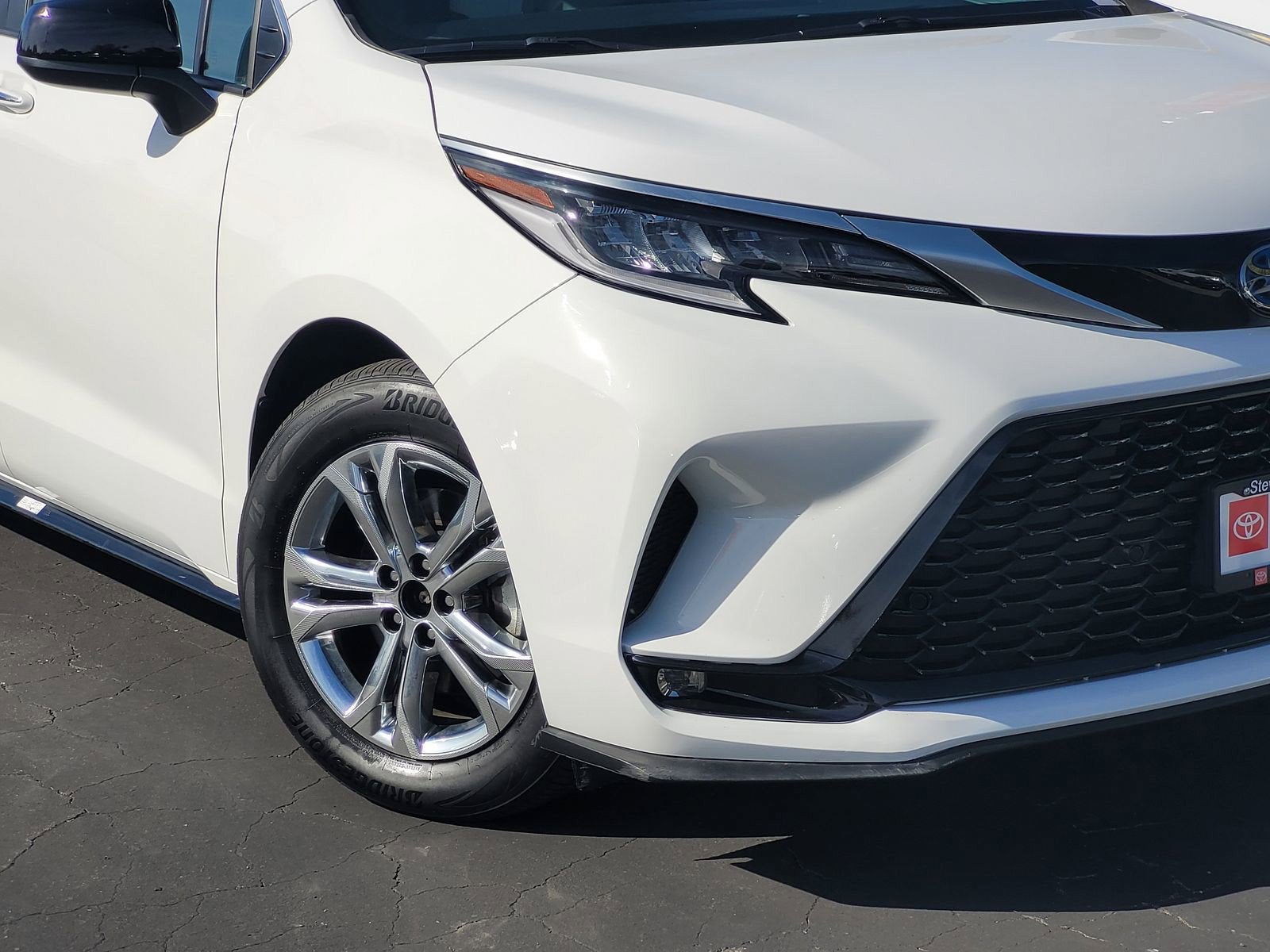 2023 Toyota Sienna XSE 7 Passenger