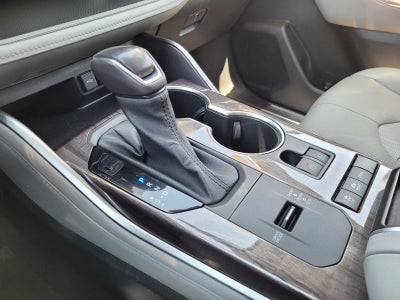 2021 Toyota Highlander Hybrid Platinum