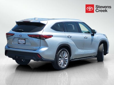 2021 Toyota Highlander Hybrid Platinum