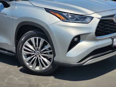 2021 Toyota Highlander Hybrid Platinum