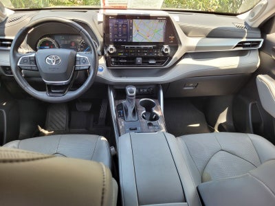 2021 Toyota Highlander Hybrid Platinum