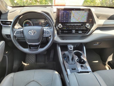 2021 Toyota Highlander Hybrid Platinum