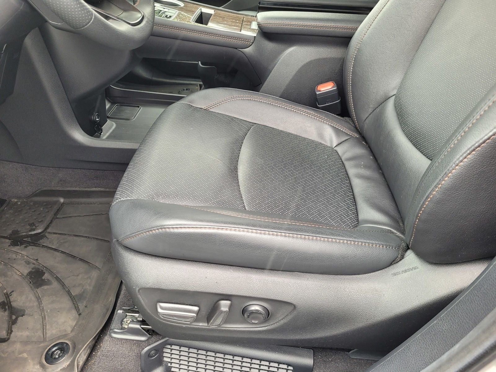 2025 Toyota Sienna Platinum 7 Passenger