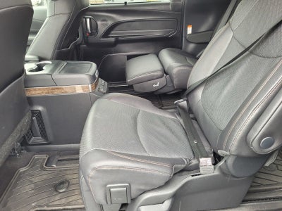 2025 Toyota Sienna Platinum 7 Passenger