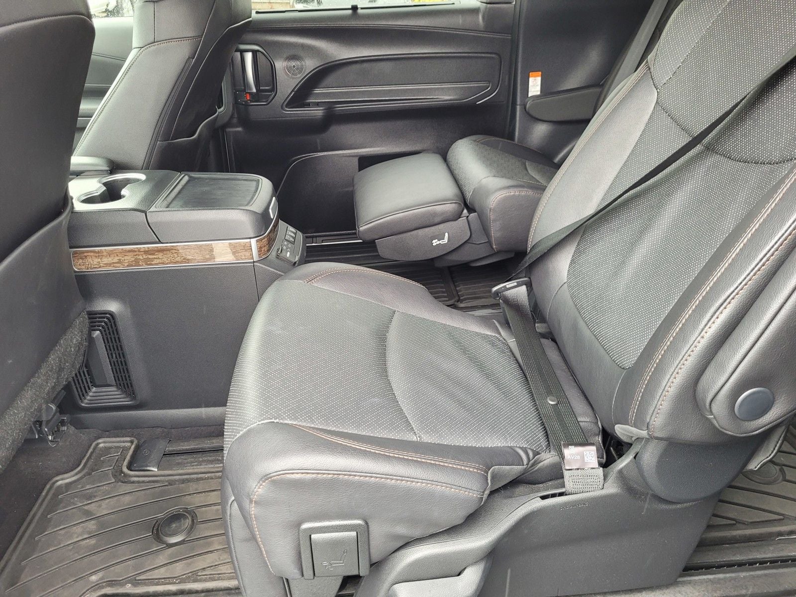 2025 Toyota Sienna Platinum 7 Passenger