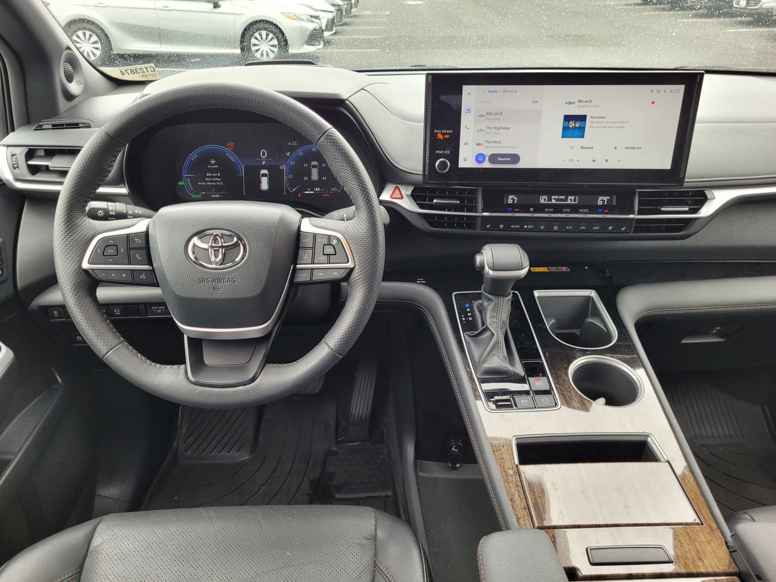 2025 Toyota Sienna Platinum 7 Passenger