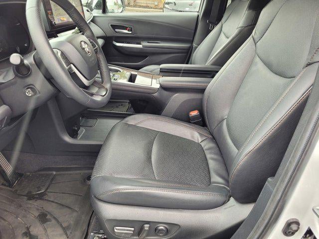 2025 Toyota Sienna Platinum 7 Passenger