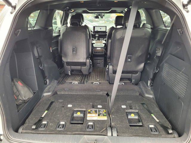 2025 Toyota Sienna Platinum 7 Passenger