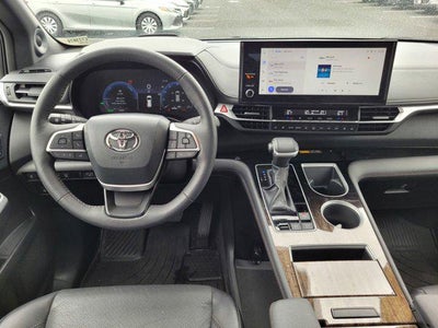 2025 Toyota Sienna Platinum 7 Passenger