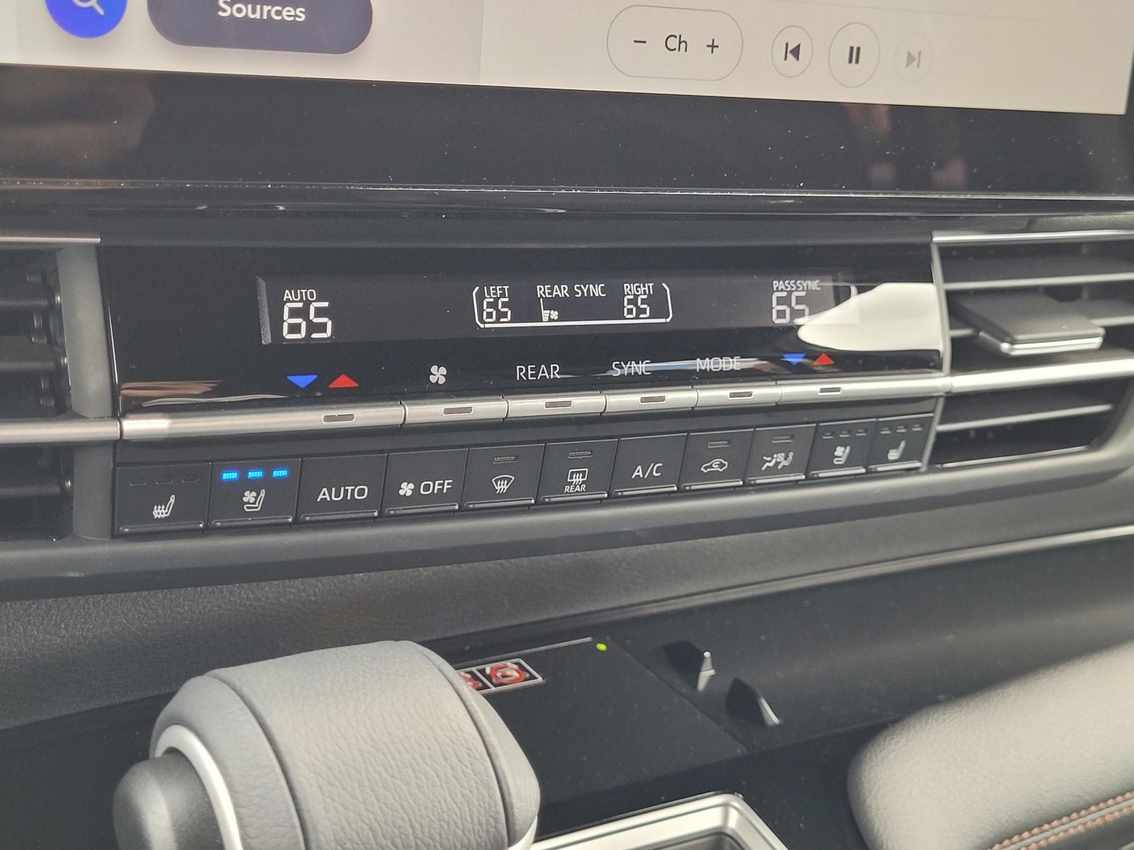 2025 Toyota Sienna Platinum 7 Passenger