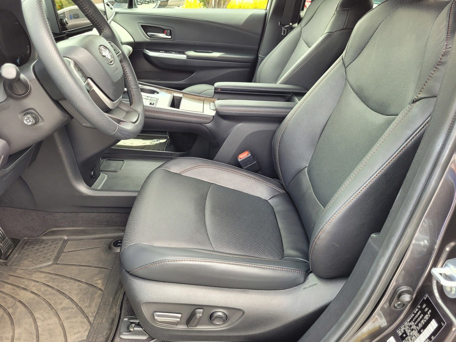2025 Toyota Sienna Platinum 7 Passenger