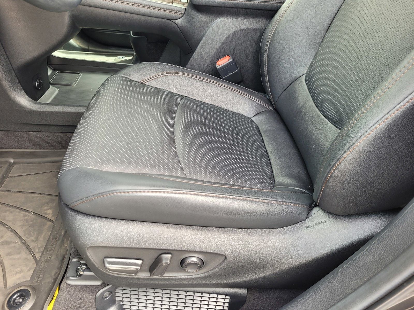 2025 Toyota Sienna Platinum 7 Passenger
