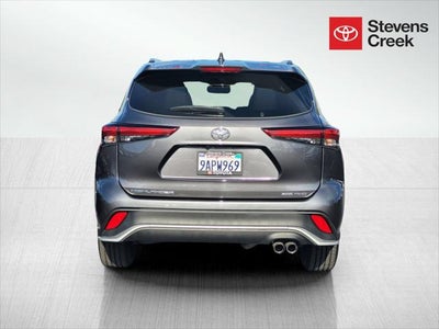 2022 Toyota Highlander XSE