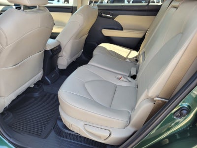 2025 Toyota Highlander Hybrid XLE
