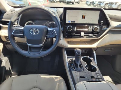 2025 Toyota Highlander Hybrid XLE