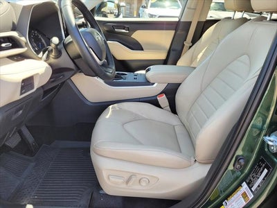 2025 Toyota Highlander Hybrid XLE
