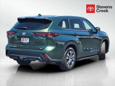 2025 Toyota Highlander Hybrid XLE