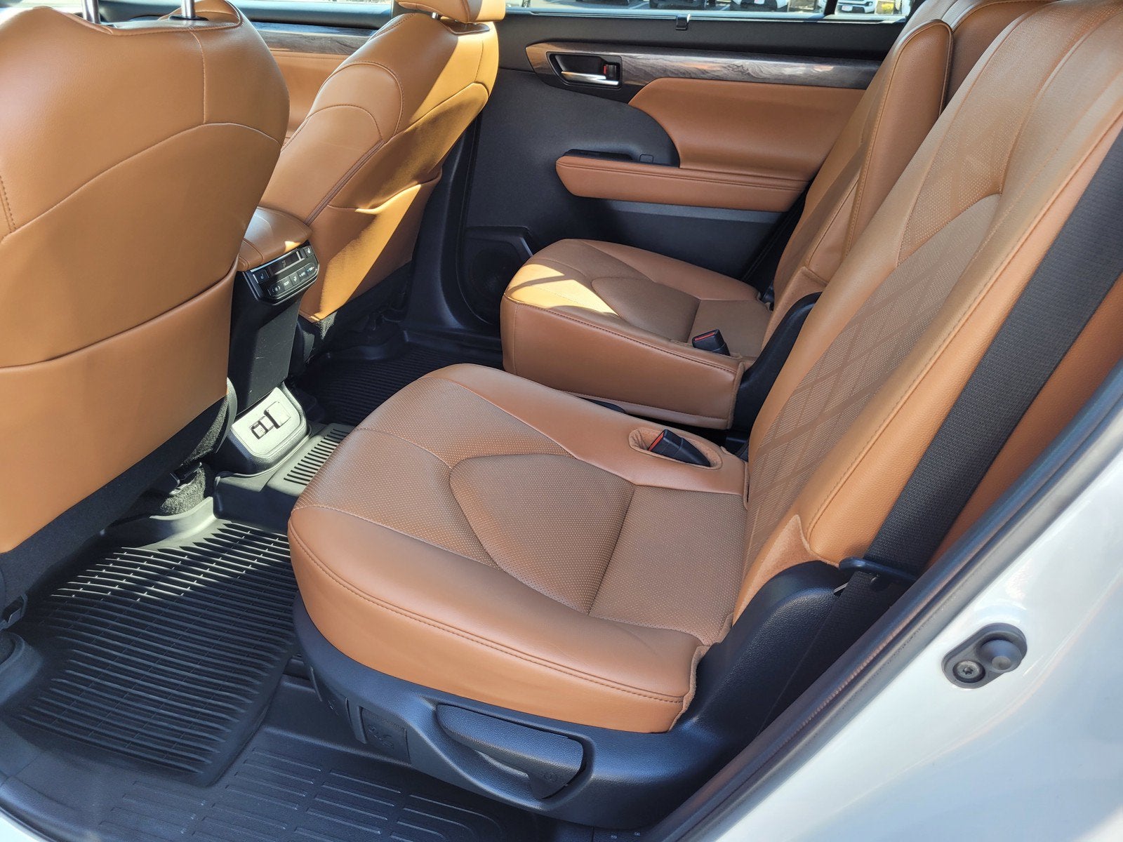 2024 Toyota Highlander Platinum