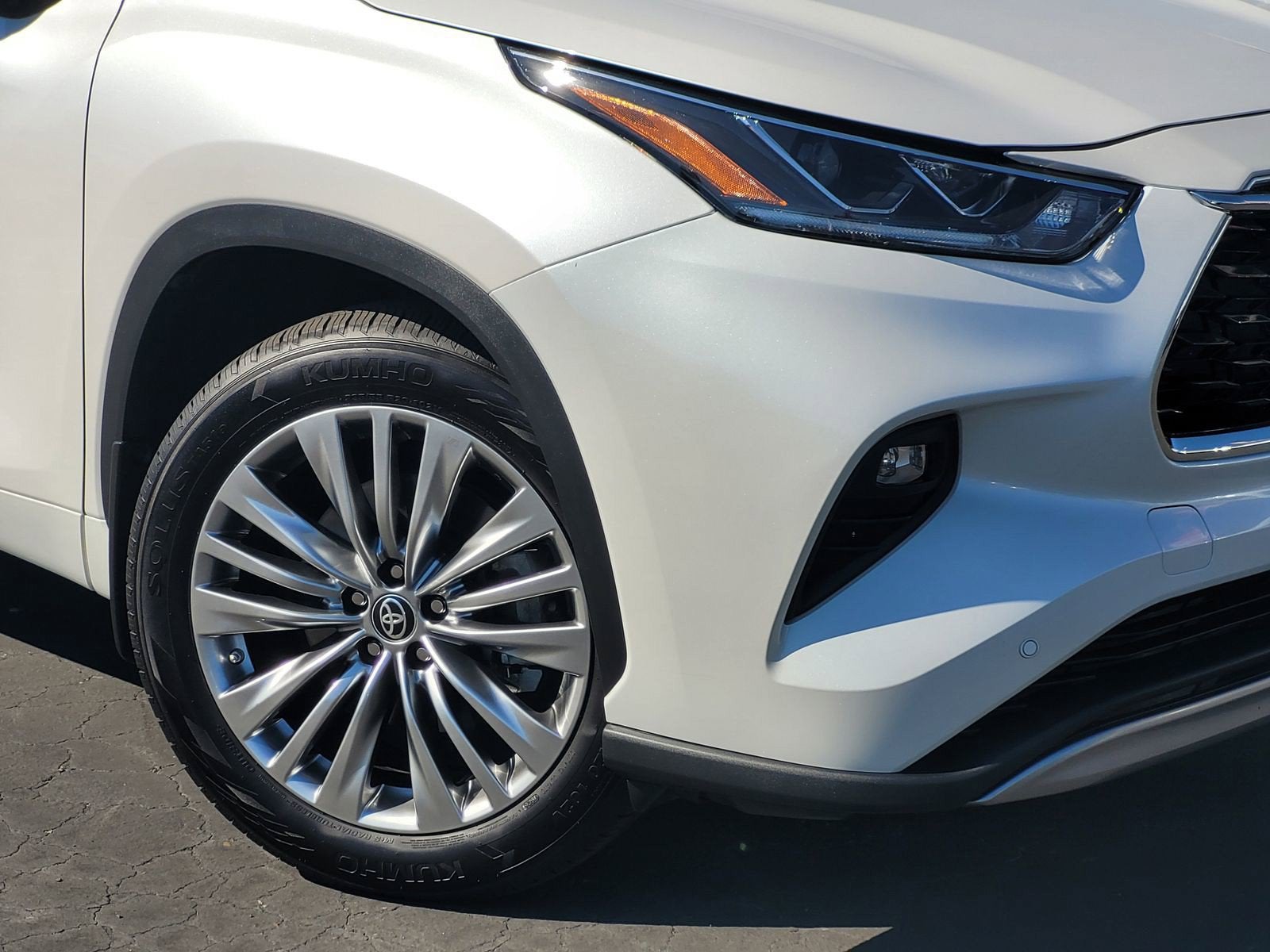2024 Toyota Highlander Platinum