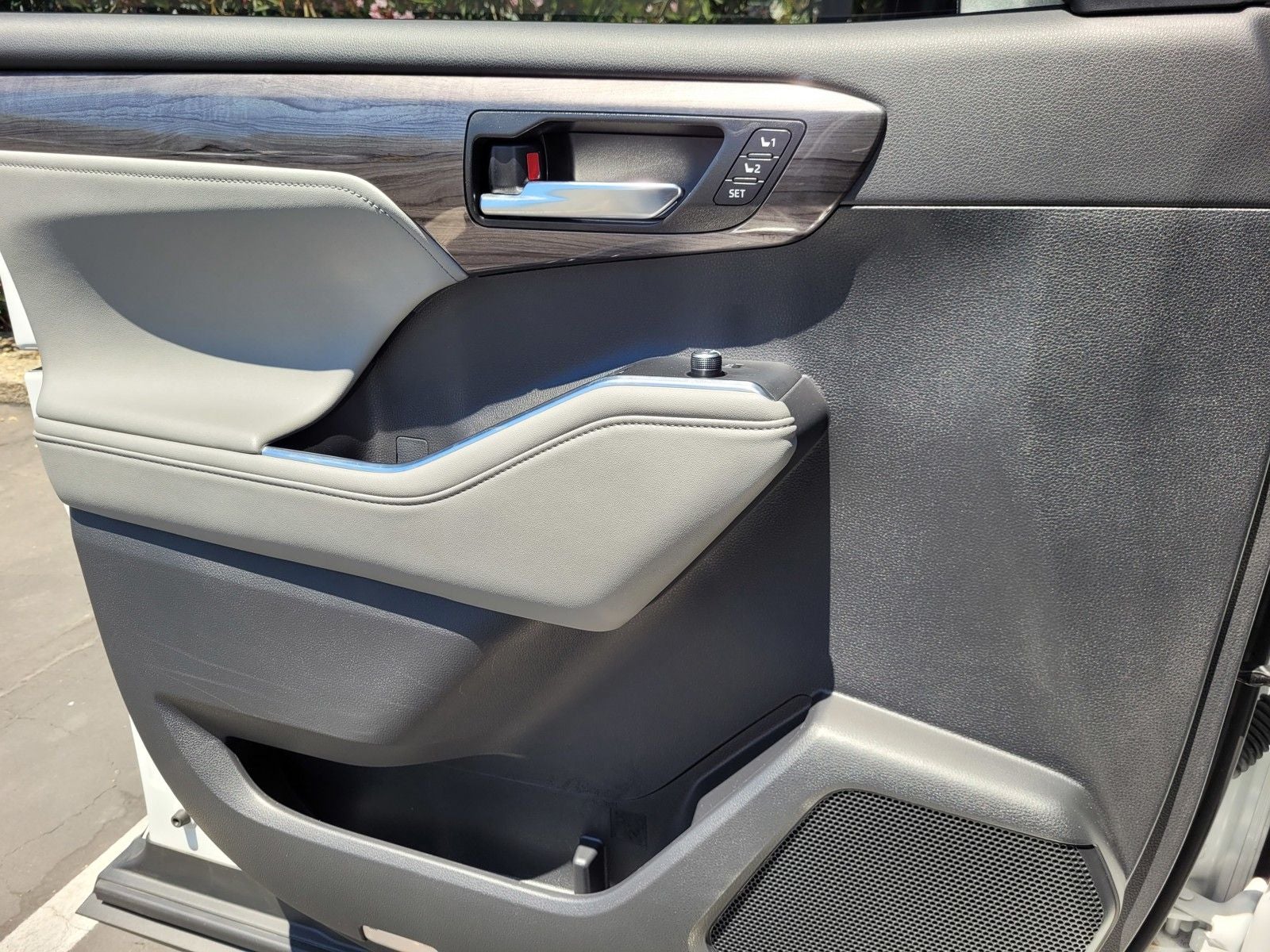 2024 Toyota Highlander Platinum