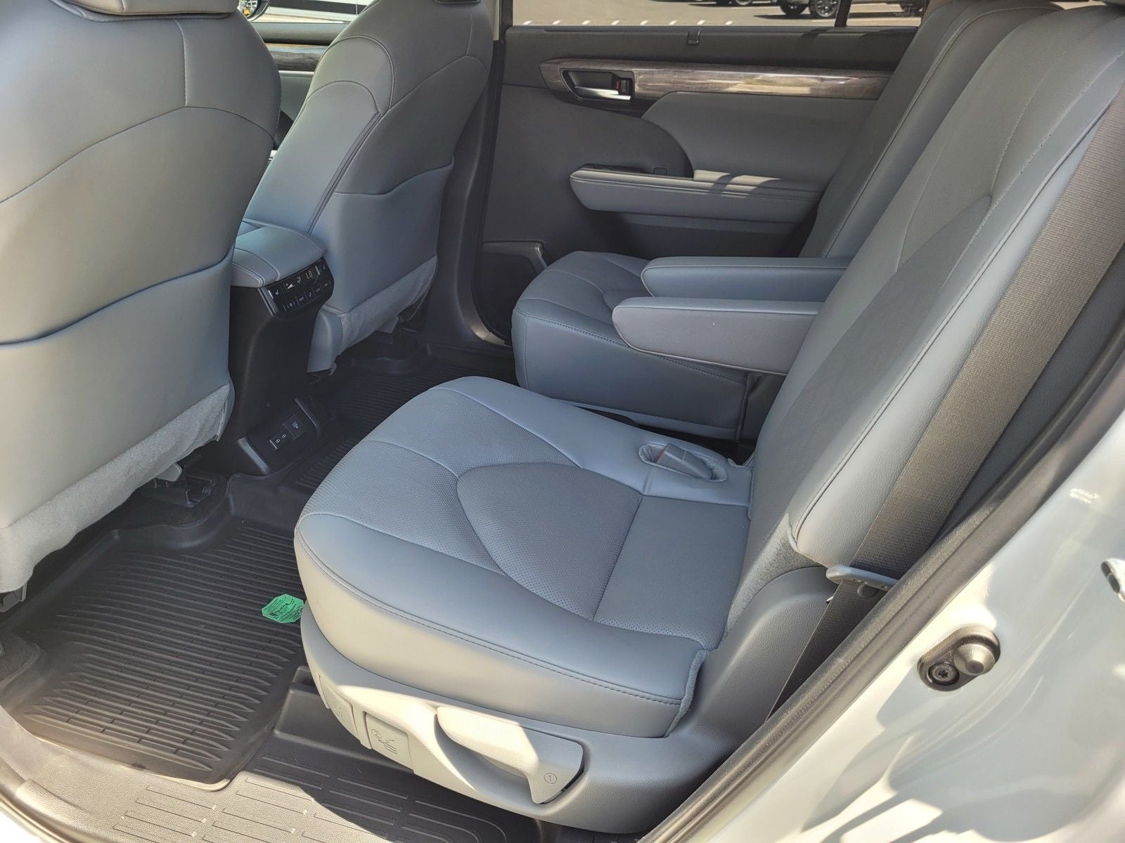 2024 Toyota Highlander Platinum