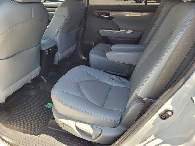 2024 Toyota Highlander Platinum
