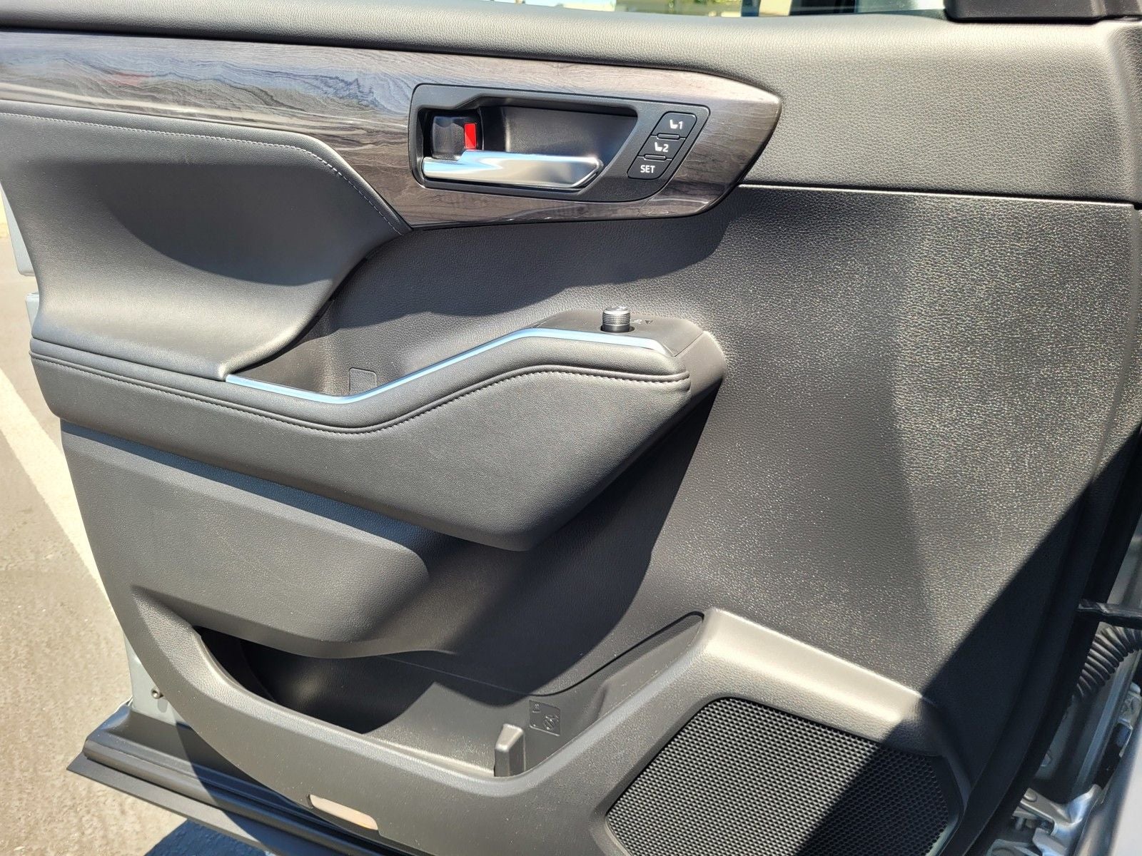 2024 Toyota Highlander Platinum