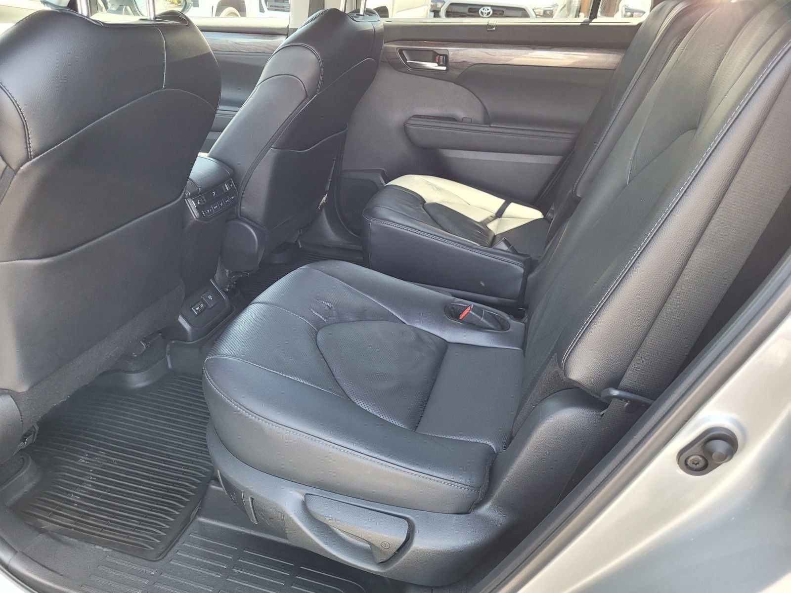 2024 Toyota Highlander Platinum