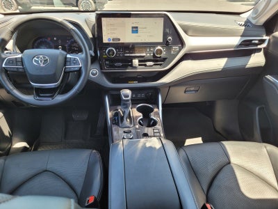 2024 Toyota Highlander Platinum