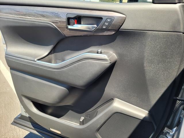 2024 Toyota Highlander Platinum