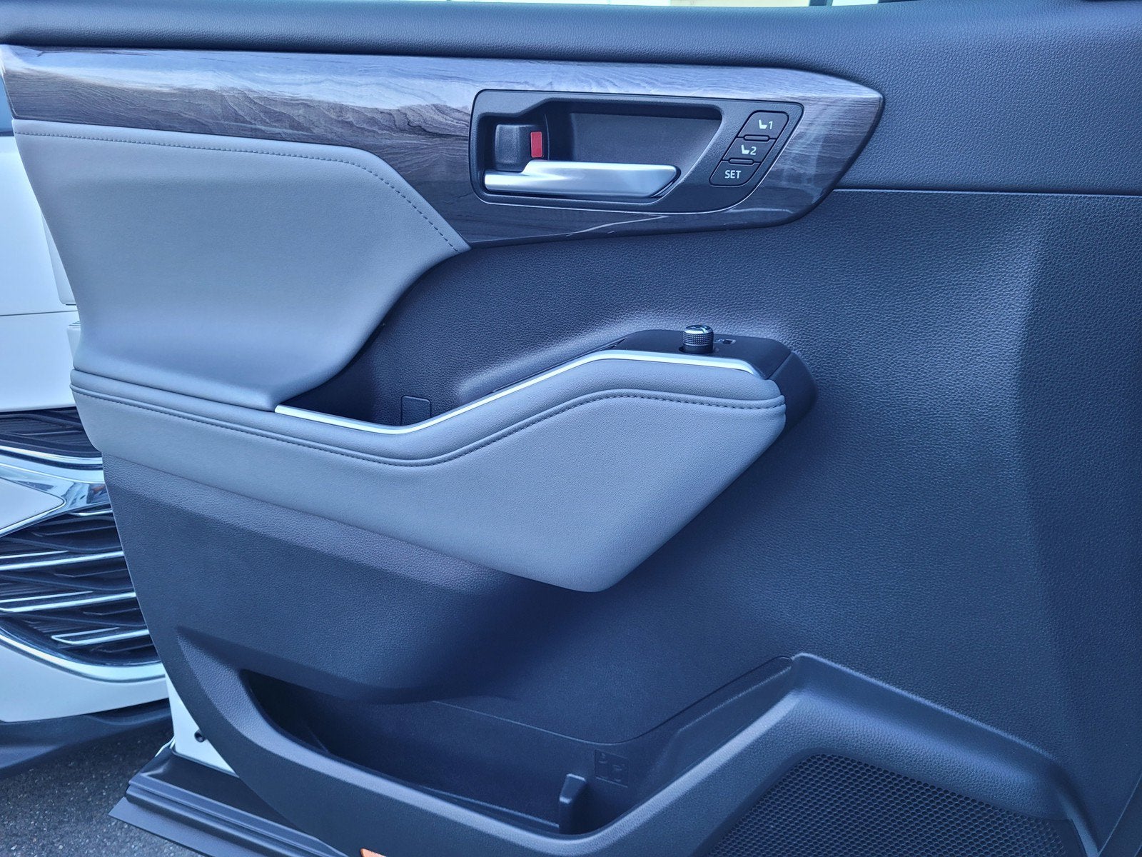 2024 Toyota Highlander Platinum