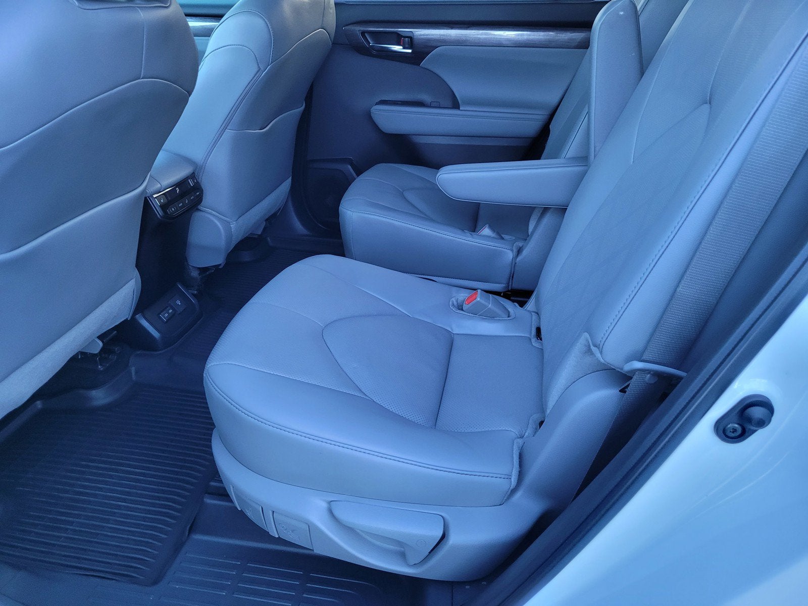 2024 Toyota Highlander Platinum