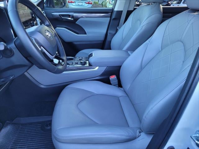 2024 Toyota Highlander Platinum