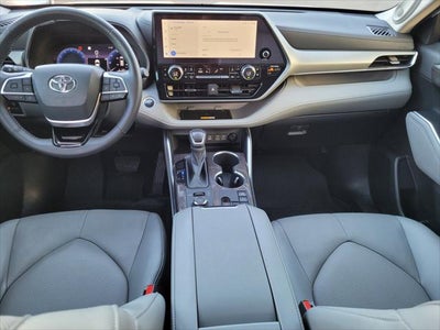 2024 Toyota Highlander Platinum
