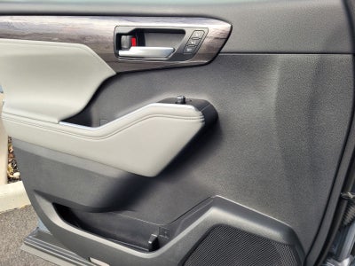 2024 Toyota Highlander Platinum