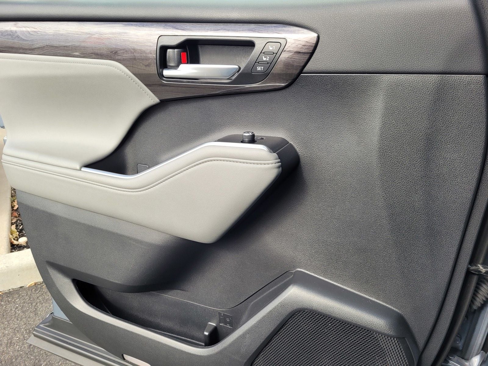 2024 Toyota Highlander Platinum