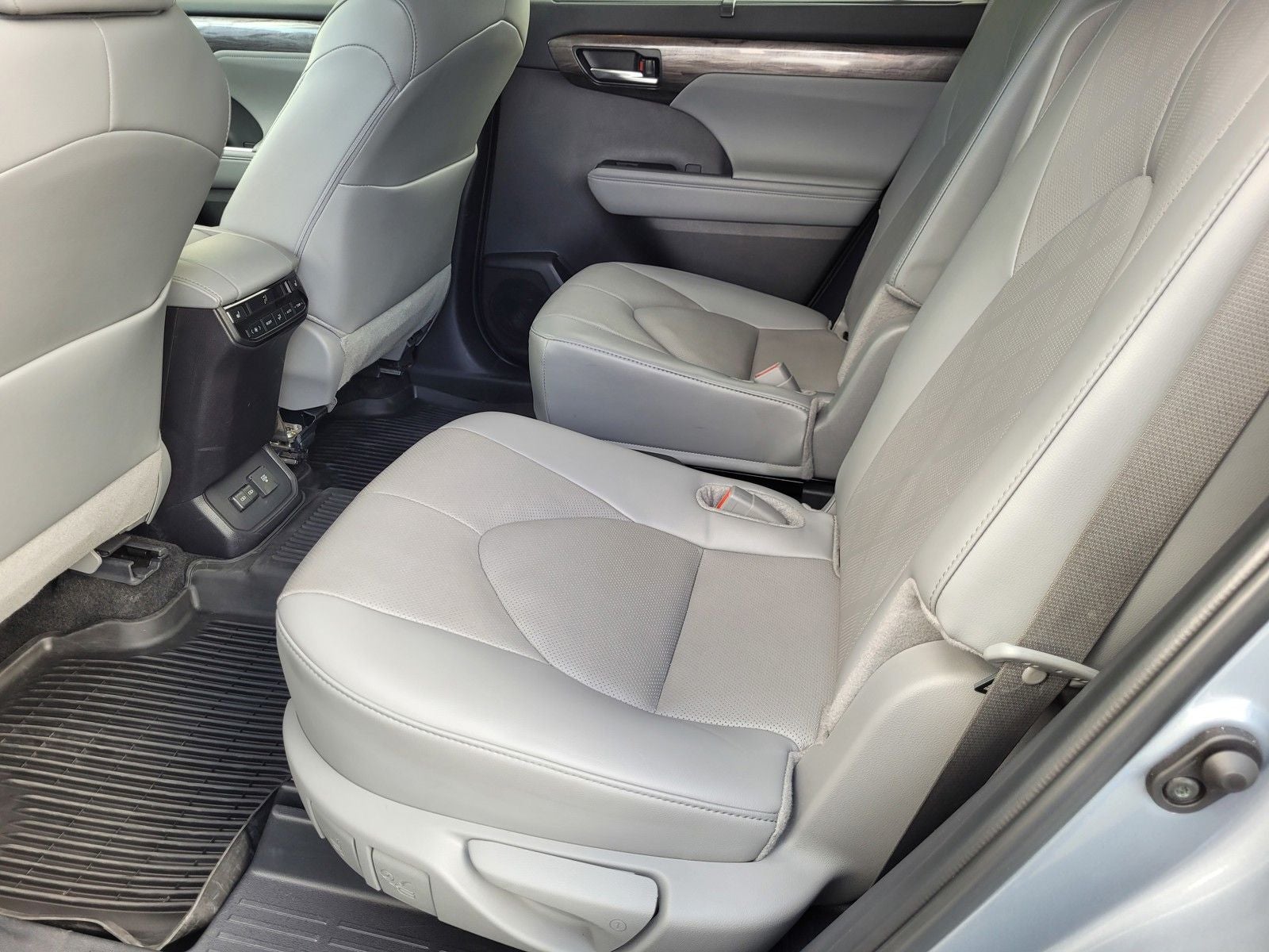 2024 Toyota Highlander Platinum