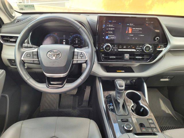2024 Toyota Highlander Platinum