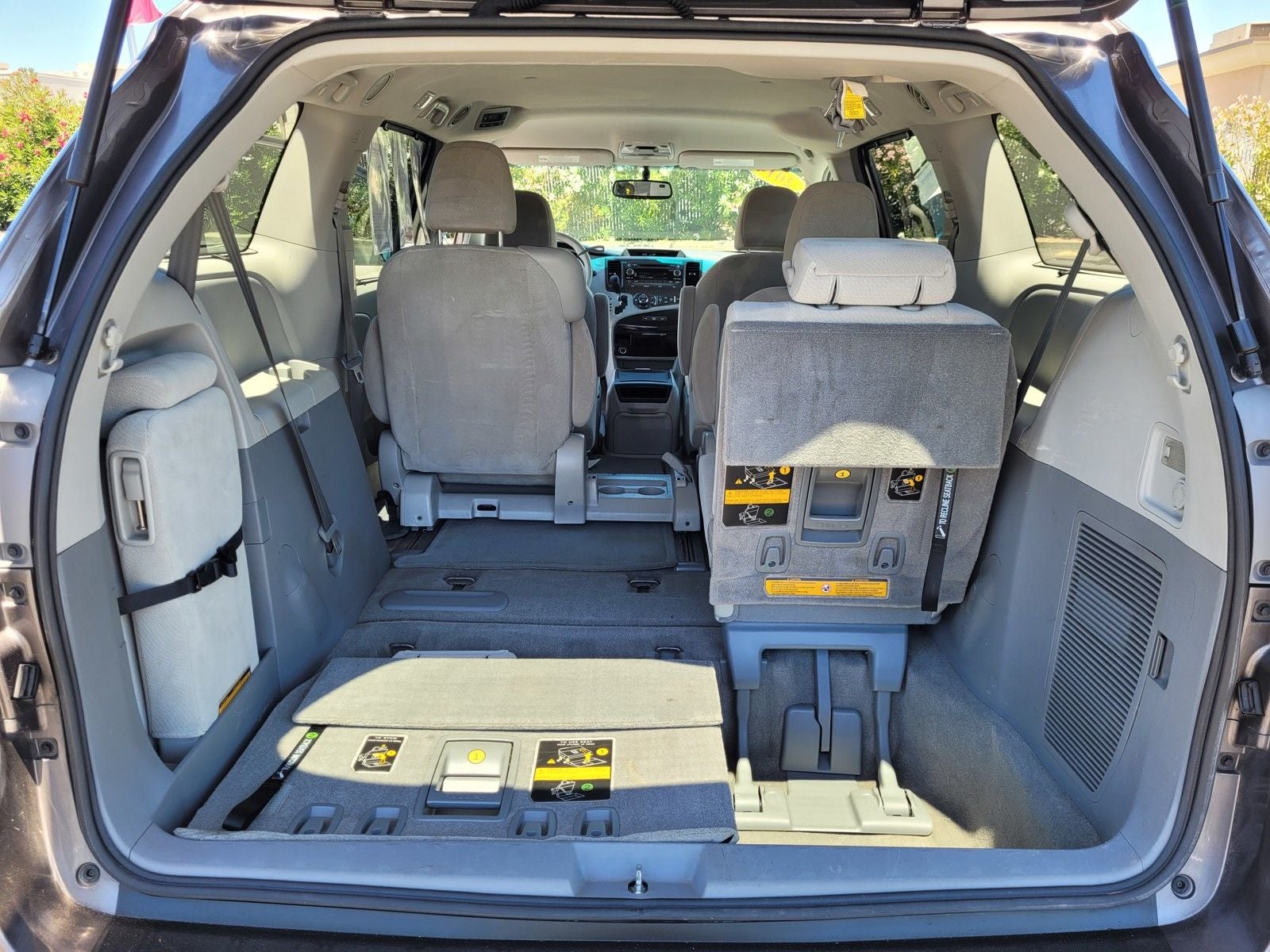 2014 Toyota Sienna LE 8 Passenger